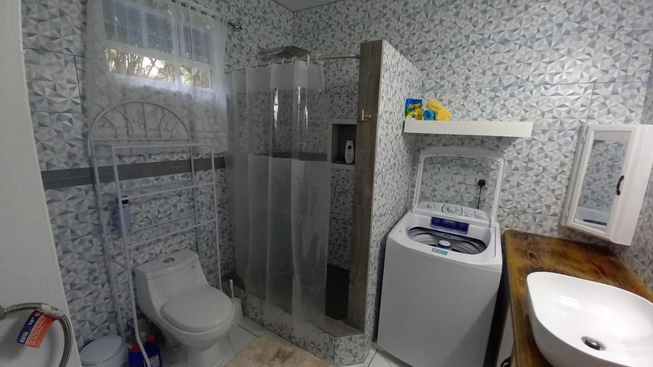 Cozy Vacation Retreat With Free Parking Roseau Exterior foto